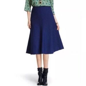 NWT CAbi #3097 Navy Blue Textured Tulip A-Line Flare Midi Skirt size 4
